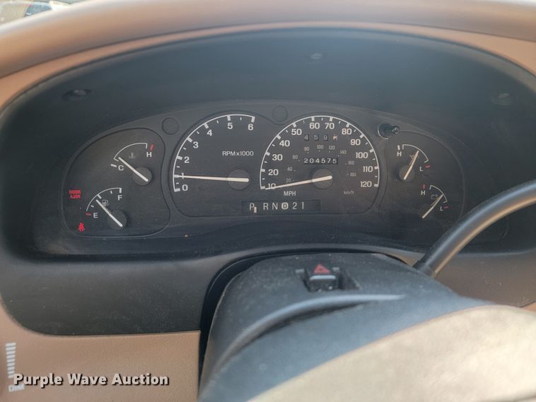 image for item IF9966 1997 Ford Explorer XLT  SUV