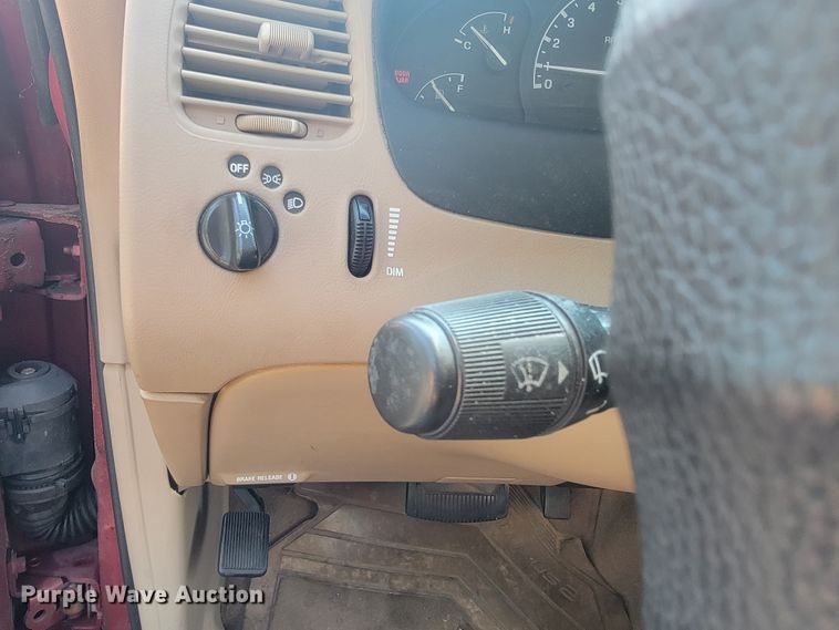 image for item IF9966 1997 Ford Explorer XLT  SUV