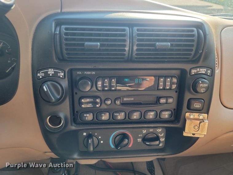 image for item IF9966 1997 Ford Explorer XLT  SUV