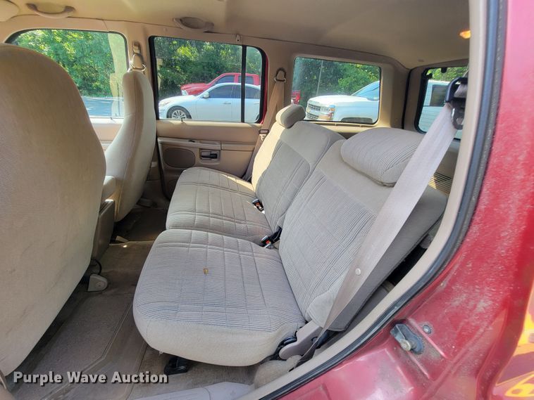 image for item IF9966 1997 Ford Explorer XLT  SUV