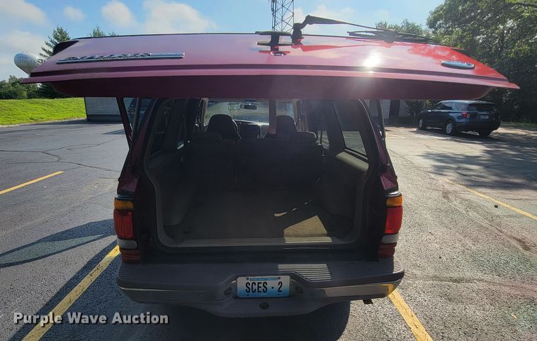 image for item IF9966 1997 Ford Explorer XLT  SUV