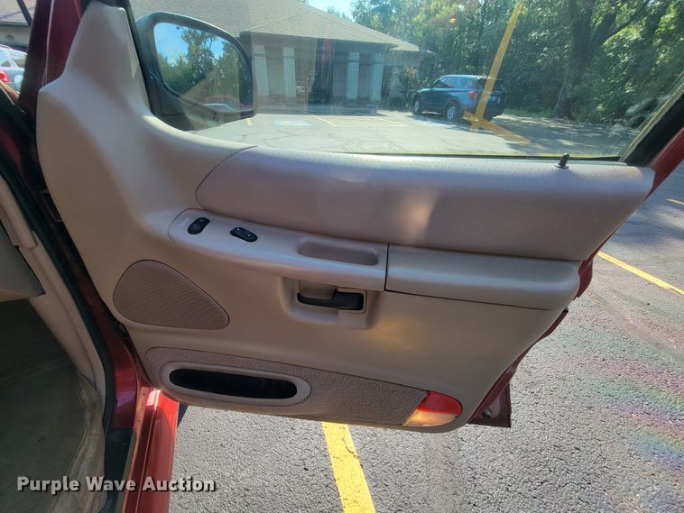 image for item IF9966 1997 Ford Explorer XLT  SUV