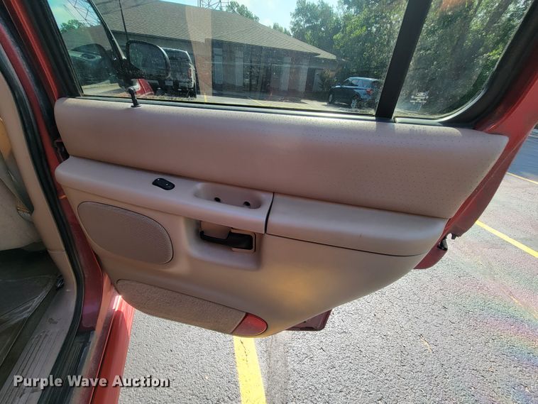 image for item IF9966 1997 Ford Explorer XLT  SUV