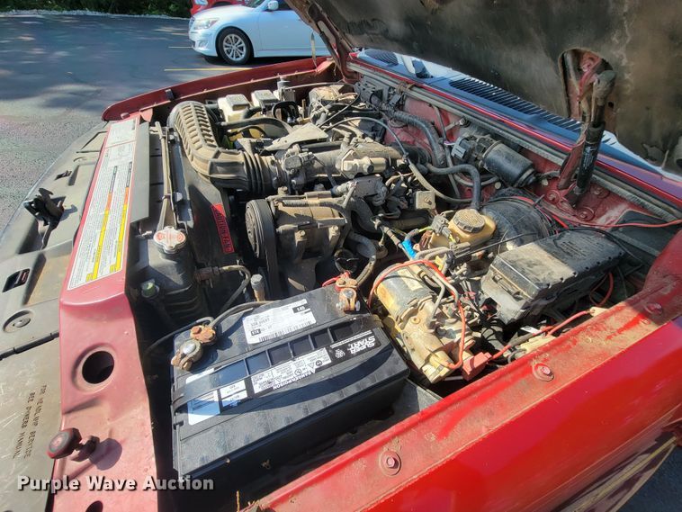 image for item IF9966 1997 Ford Explorer XLT  SUV