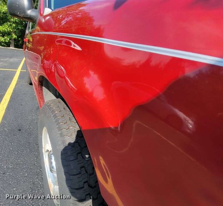 image for item IF9966 1997 Ford Explorer XLT  SUV