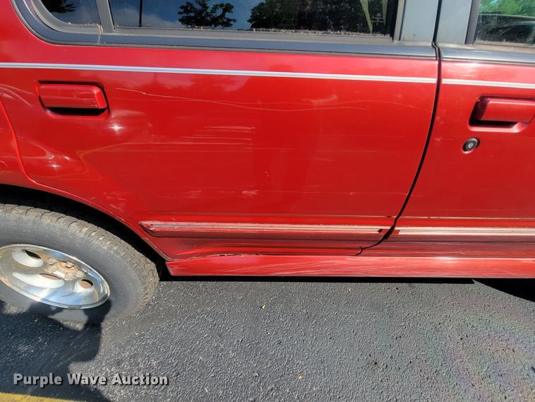 image for item IF9966 1997 Ford Explorer XLT  SUV