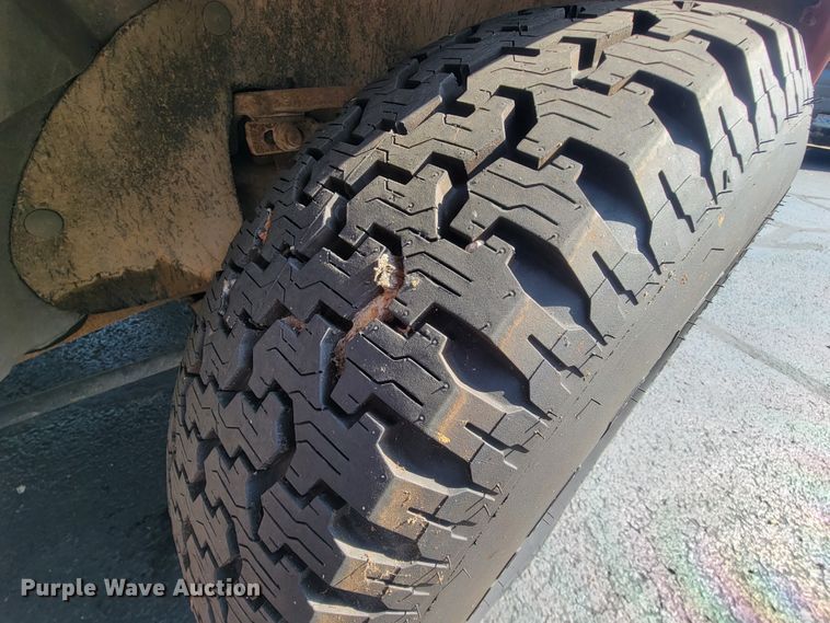 image for item IF9966 1997 Ford Explorer XLT  SUV