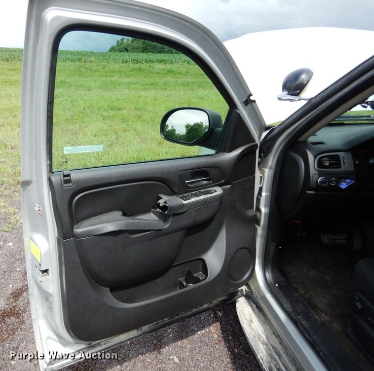 image for item II9584 2011 Chevrolet Tahoe Police  SUV