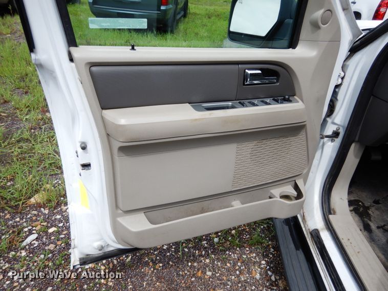 image for item II9586 2008 Ford Expedition  SUV