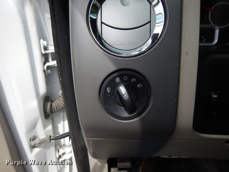 image for item II9586 2008 Ford Expedition  SUV