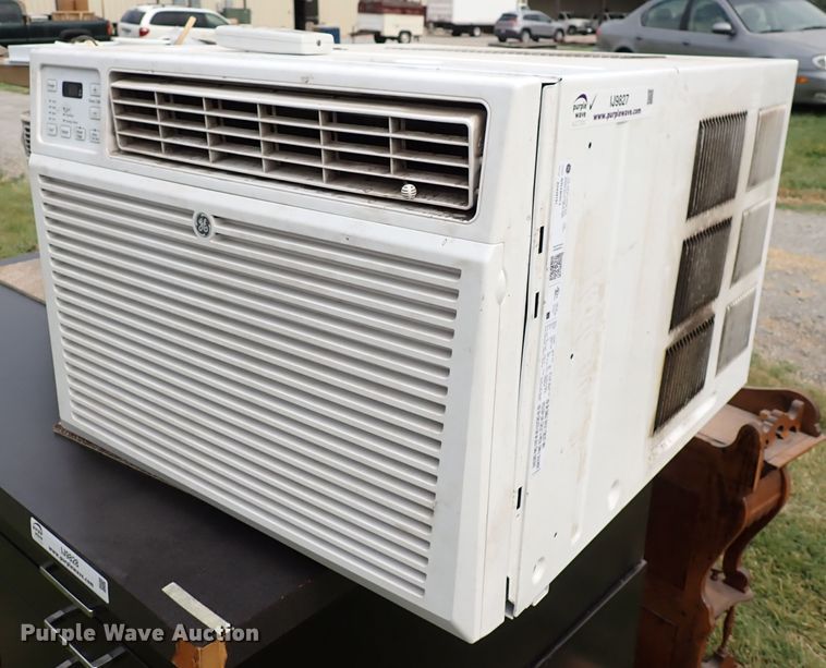 image for item IJ9827 (2) window AC units