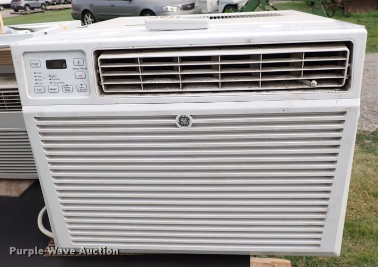 image for item IJ9827 (2) window AC units