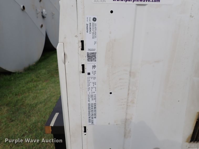 image for item IJ9827 (2) window AC units