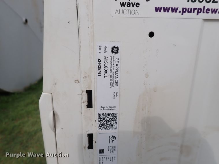 image for item IJ9827 (2) window AC units