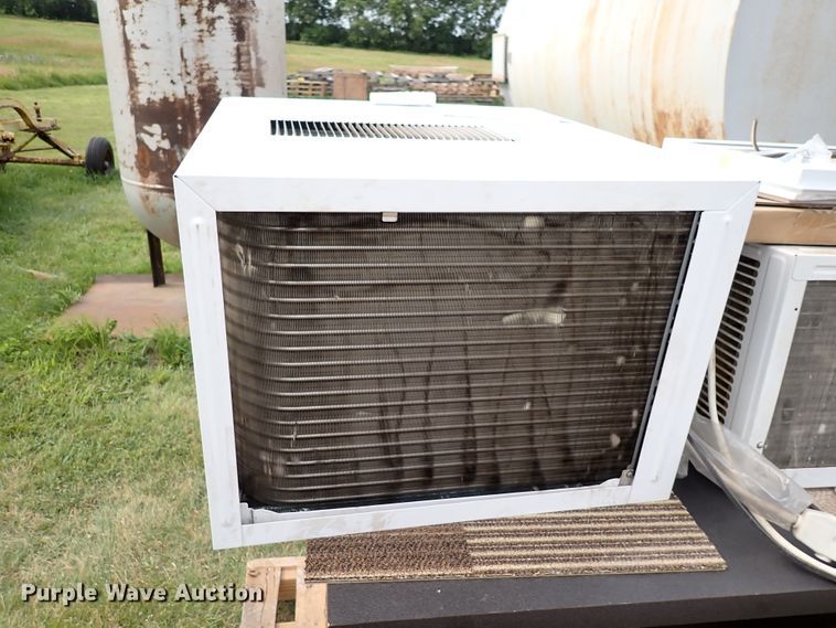 image for item IJ9827 (2) window AC units