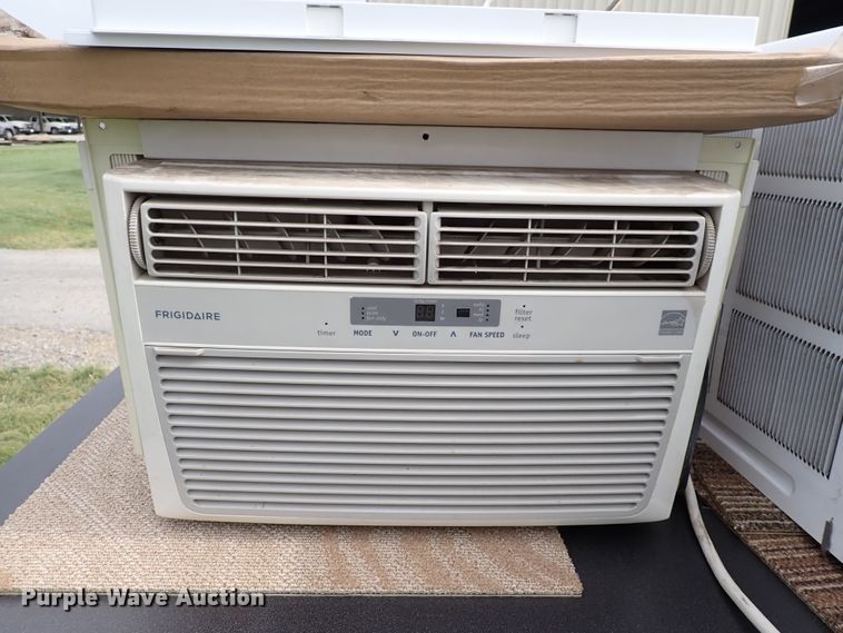 image for item IJ9827 (2) window AC units