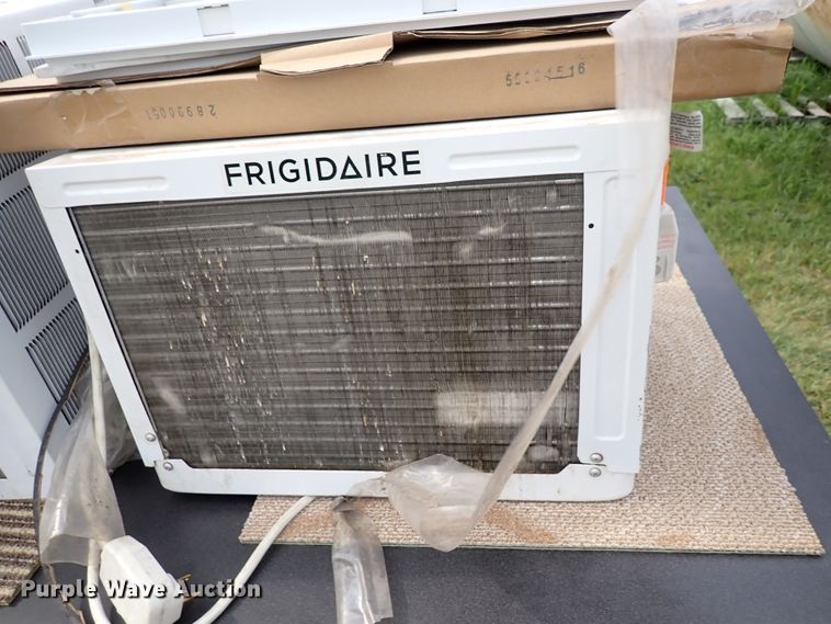 image for item IJ9827 (2) window AC units