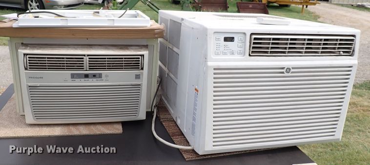 image for item IJ9827 (2) window AC units