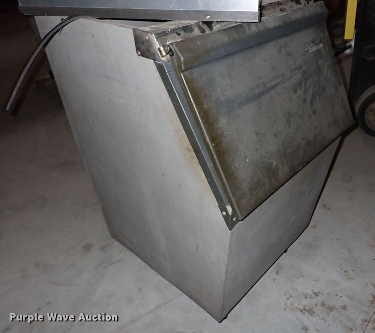 image for item IJ9850 Manitowoc  ice machine