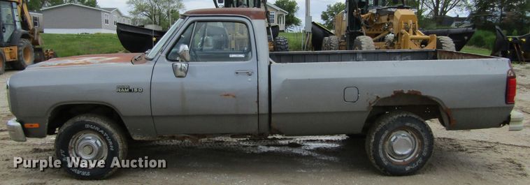 image for item IL9407 1992 Dodge Ram 150  pickup truck