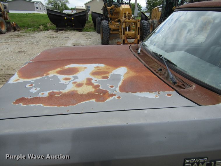 image for item IL9407 1992 Dodge Ram 150  pickup truck