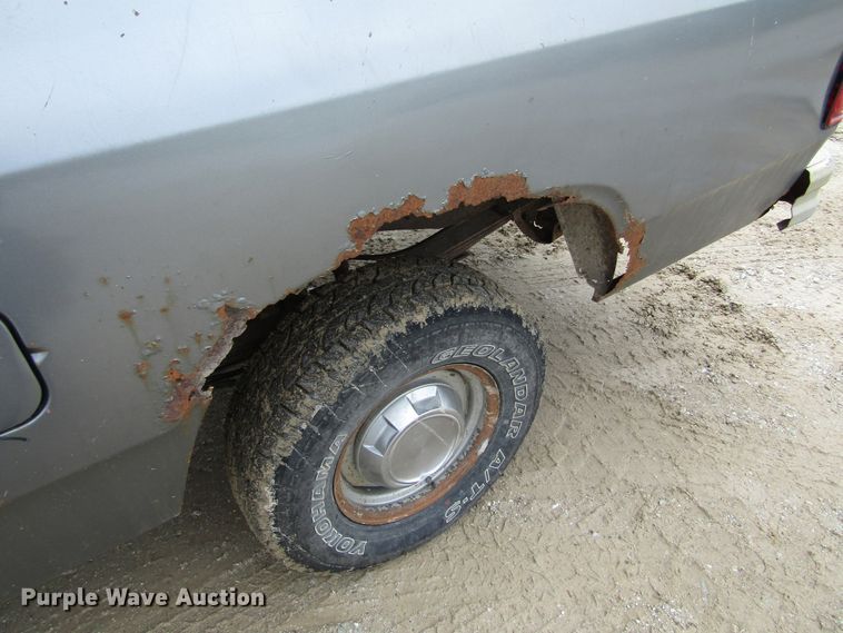 image for item IL9407 1992 Dodge Ram 150  pickup truck