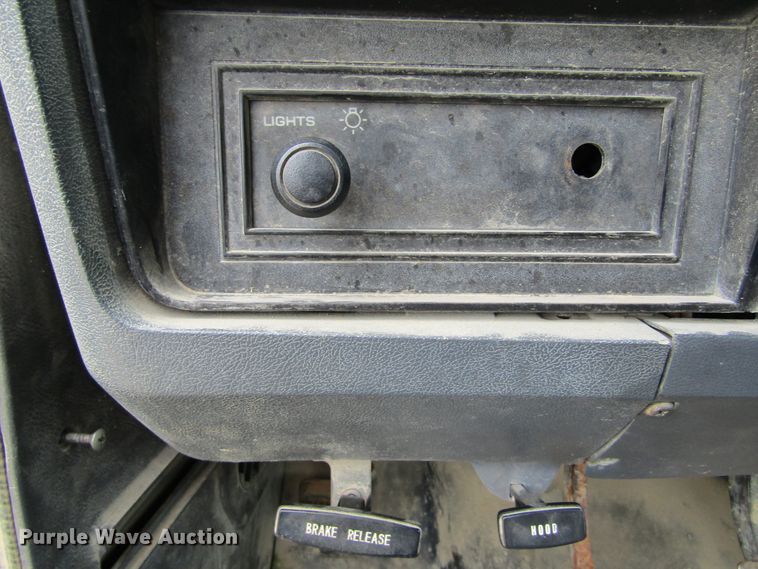 image for item IL9407 1992 Dodge Ram 150  pickup truck