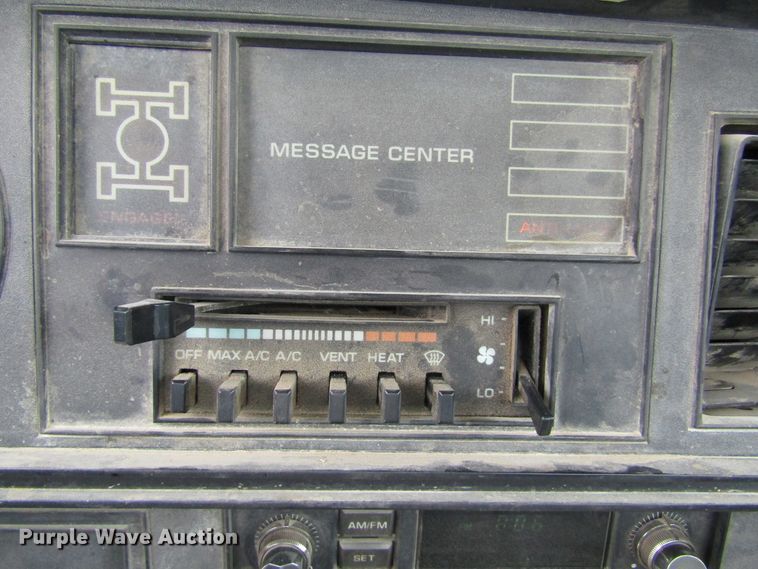 image for item IL9407 1992 Dodge Ram 150  pickup truck