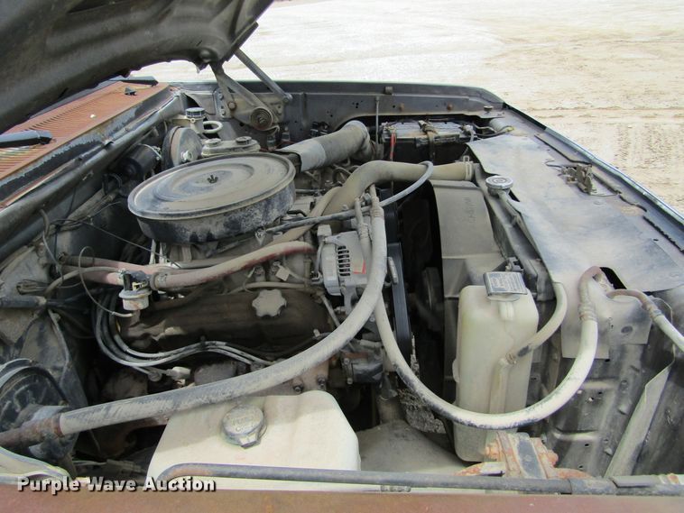 image for item IL9407 1992 Dodge Ram 150  pickup truck