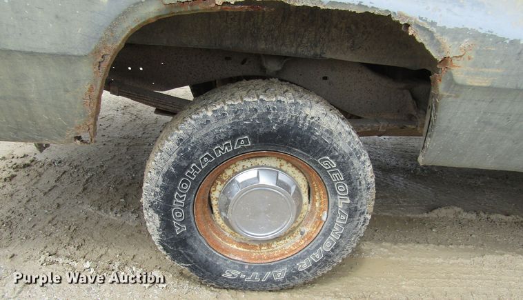 image for item IL9407 1992 Dodge Ram 150  pickup truck