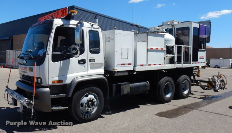 image for item IL9825 2002 Chevrolet T7500  paint striper truck