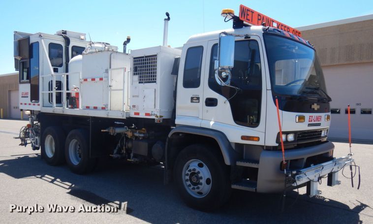 image for item IL9825 2002 Chevrolet T7500  paint striper truck