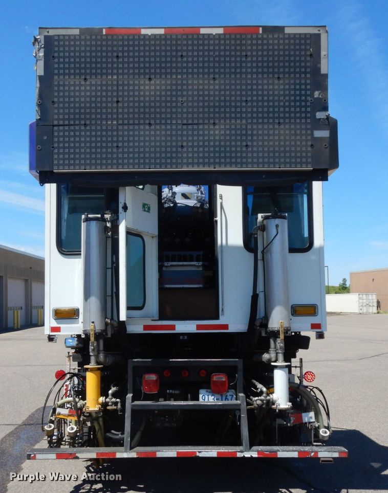 image for item IL9825 2002 Chevrolet T7500  paint striper truck