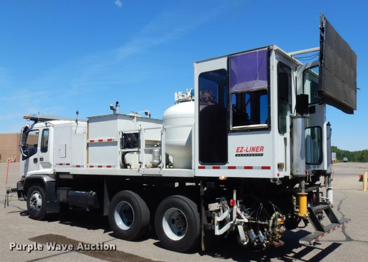 image for item IL9825 2002 Chevrolet T7500  paint striper truck