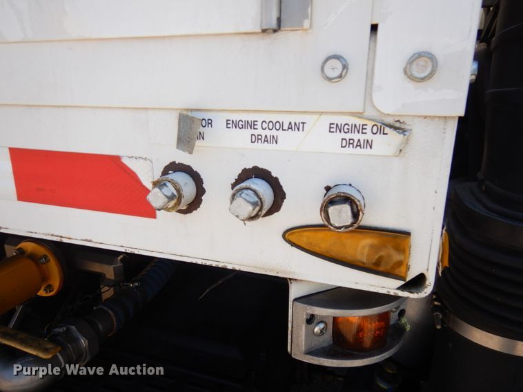 image for item IL9825 2002 Chevrolet T7500  paint striper truck