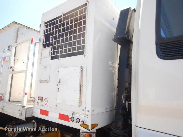 image for item IL9825 2002 Chevrolet T7500  paint striper truck