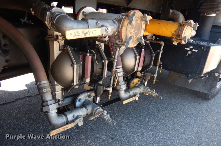 image for item IL9825 2002 Chevrolet T7500  paint striper truck