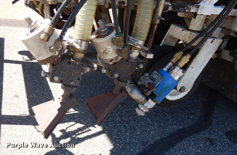 image for item IL9825 2002 Chevrolet T7500  paint striper truck