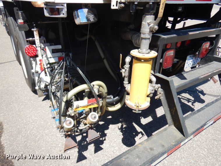 image for item IL9825 2002 Chevrolet T7500  paint striper truck