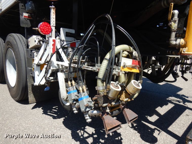 image for item IL9825 2002 Chevrolet T7500  paint striper truck