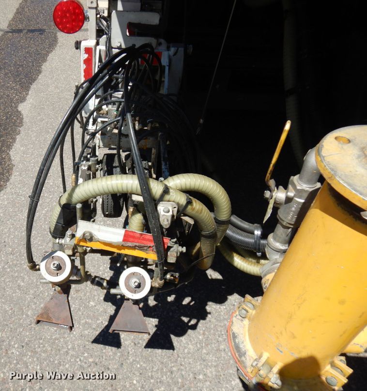 image for item IL9825 2002 Chevrolet T7500  paint striper truck