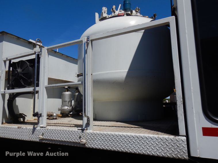 image for item IL9825 2002 Chevrolet T7500  paint striper truck