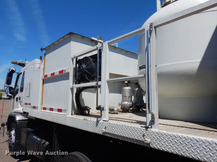 image for item IL9825 2002 Chevrolet T7500  paint striper truck