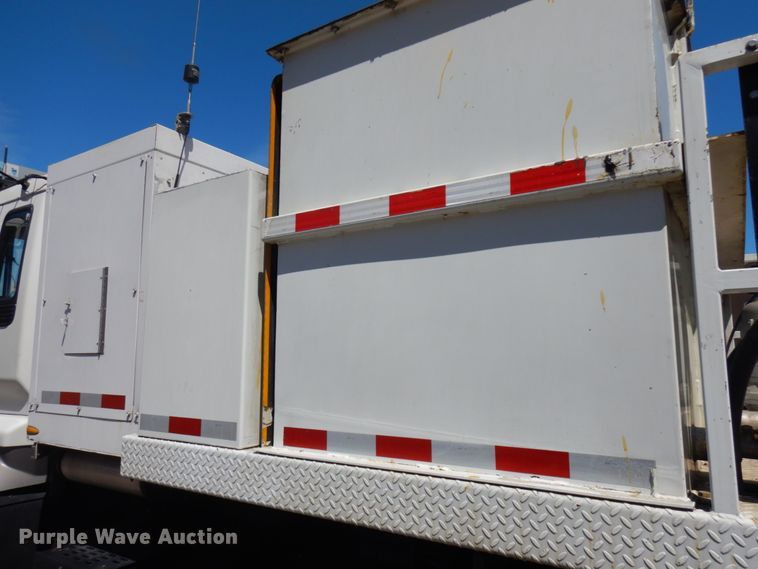 image for item IL9825 2002 Chevrolet T7500  paint striper truck