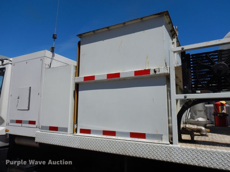 image for item IL9825 2002 Chevrolet T7500  paint striper truck