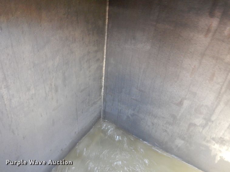 image for item IL9825 2002 Chevrolet T7500  paint striper truck