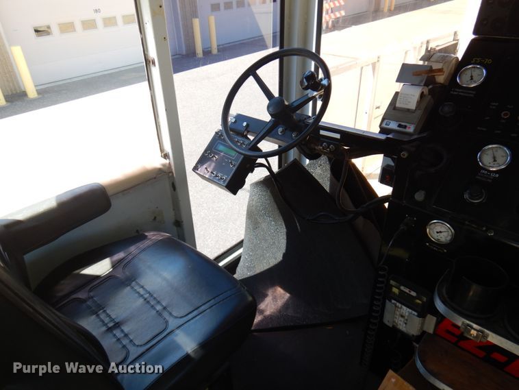 image for item IL9825 2002 Chevrolet T7500  paint striper truck