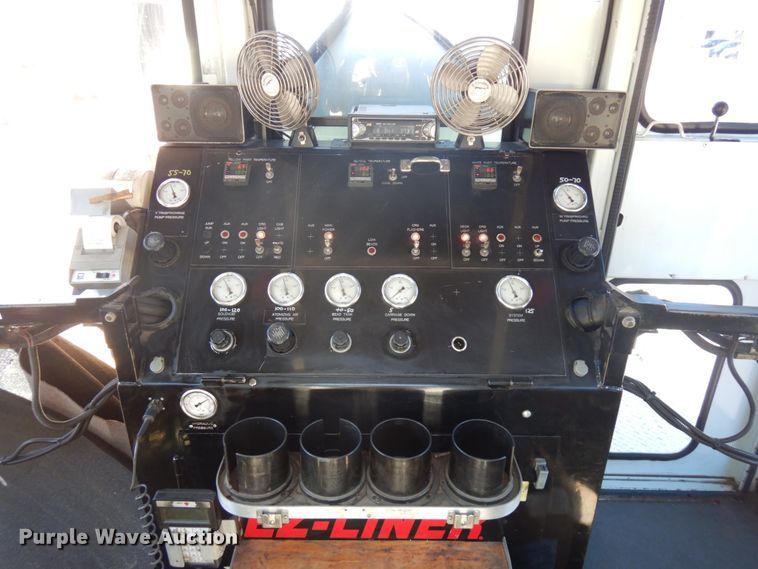 image for item IL9825 2002 Chevrolet T7500  paint striper truck