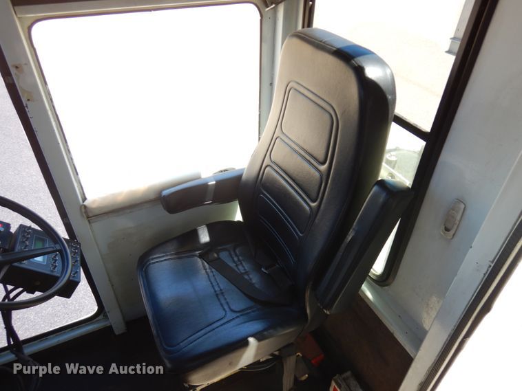 image for item IL9825 2002 Chevrolet T7500  paint striper truck