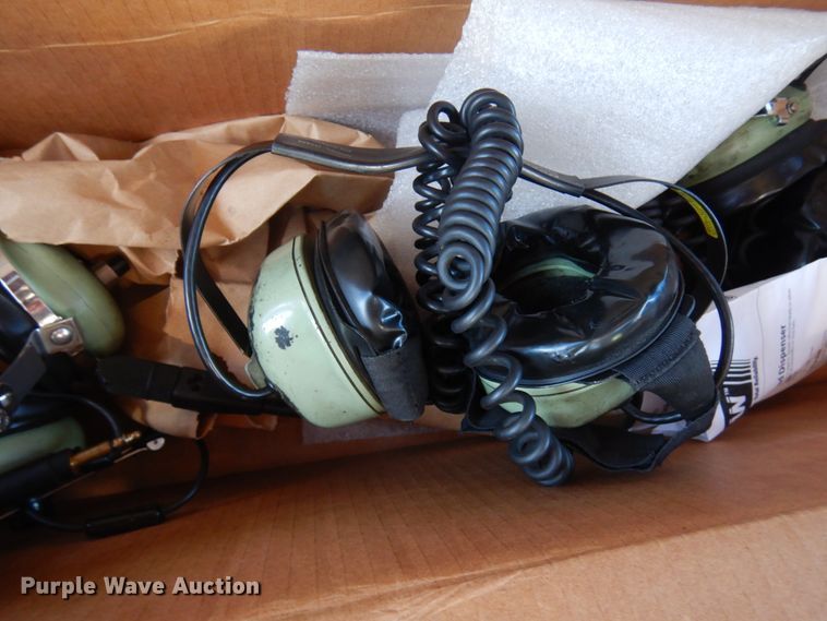 image for item IL9825 2002 Chevrolet T7500  paint striper truck